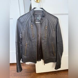 Vera Pelle Black Leather Jacket with Zip Pockets